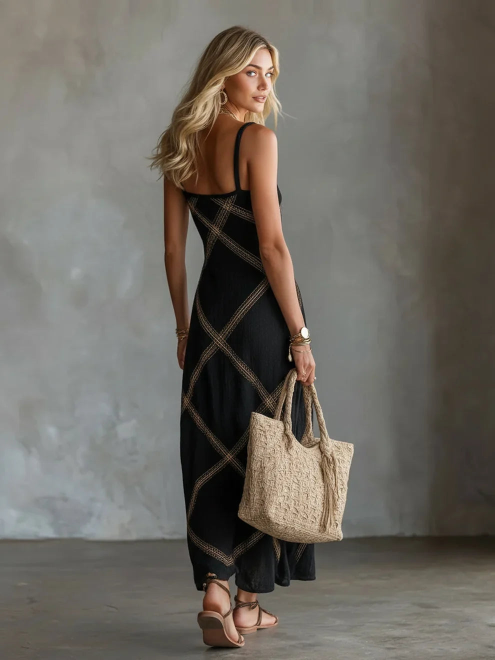 Ilona | Vestido Maxi Geométrico con Escote Cuadrado
