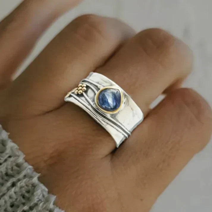 Inés | Bague vintage en saphir bleu et argent plaqué or