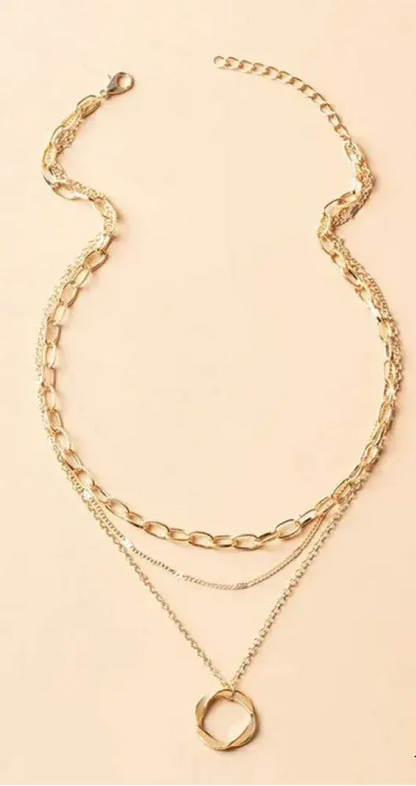 Trinidad | Collier Classique Doré à Plusieurs Rangs avec Pendentif