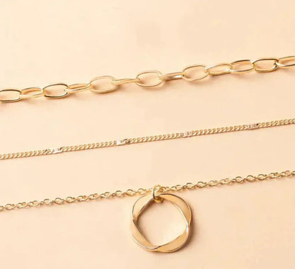 Trinidad | Collier Classique Doré à Plusieurs Rangs avec Pendentif