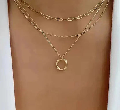 Trinidad | Collier Classique Doré à Plusieurs Rangs avec Pendentif